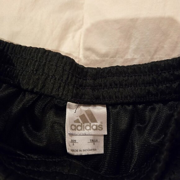 BOYS ADIDAS SHORTS - Picture 4 of 4
